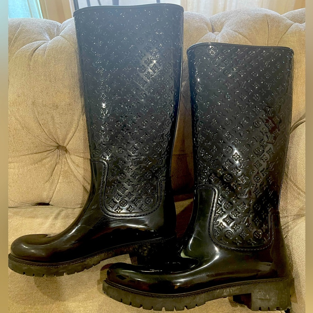Louis Vuitton Rainboots!